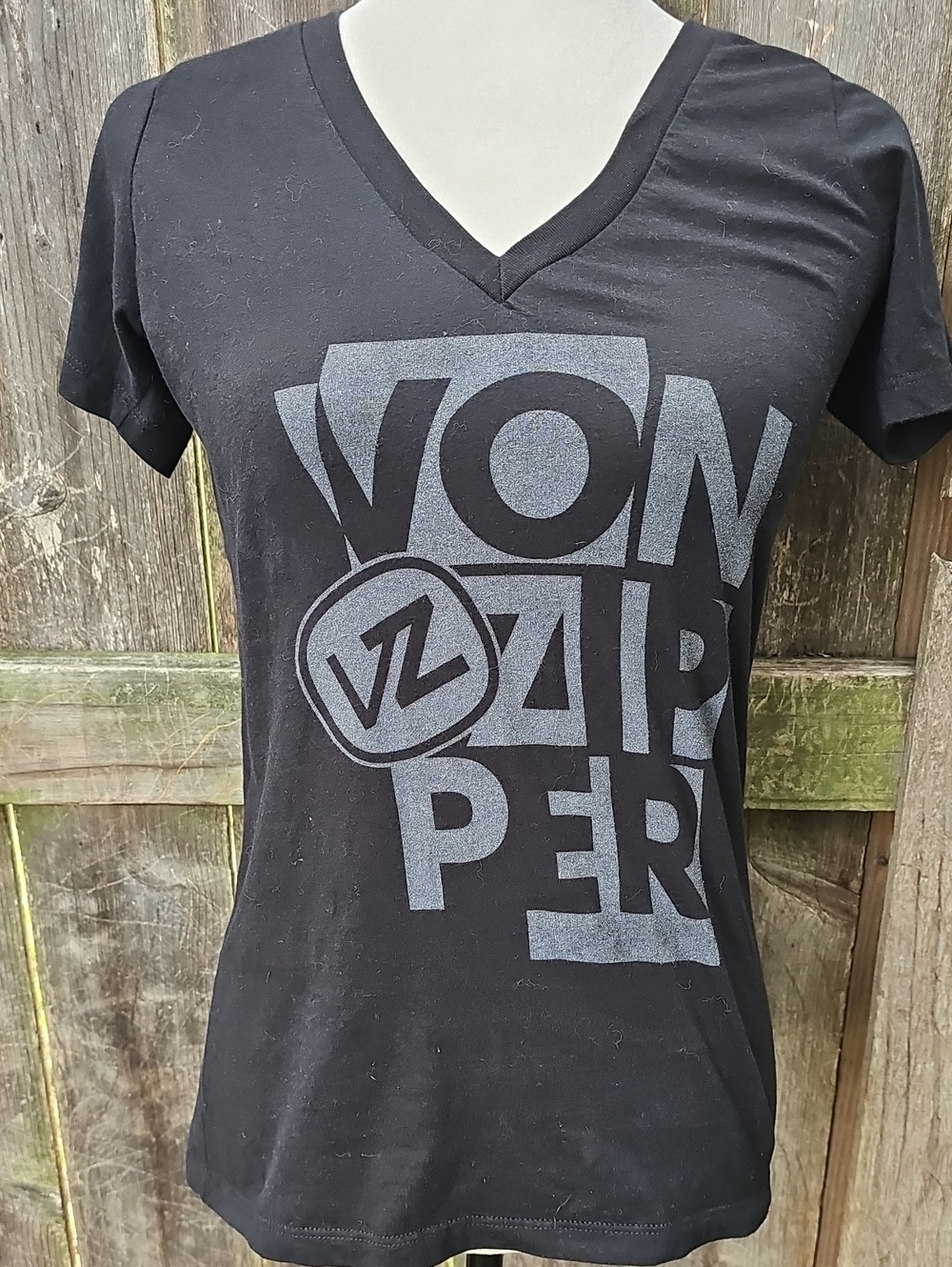 VonZipper Eyewear Black V-Neck Graphic Logo T-Shirt Small Sunglasses Top